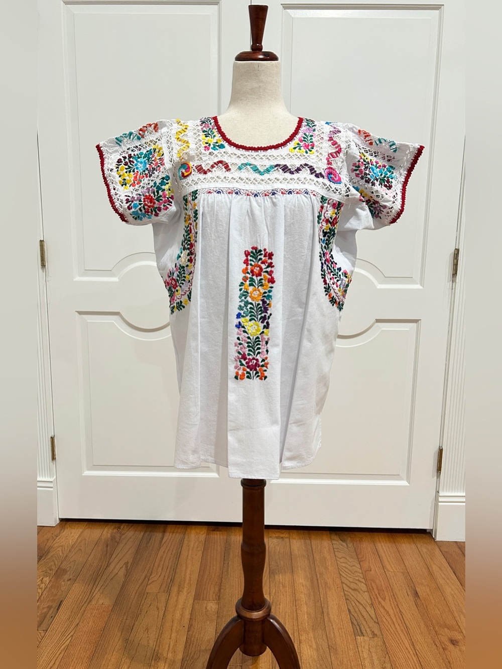 Handmade Embroidered San Antonino deshilado, Mexican top, L,XL.